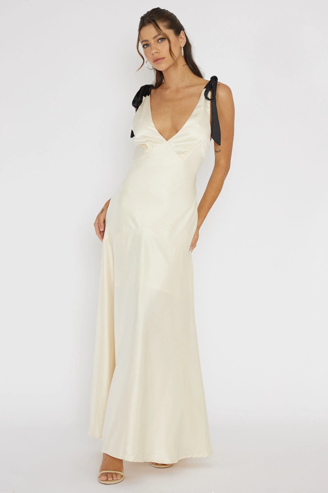 New York Minute Bow Shoulder Dress Oyster - Sonourner