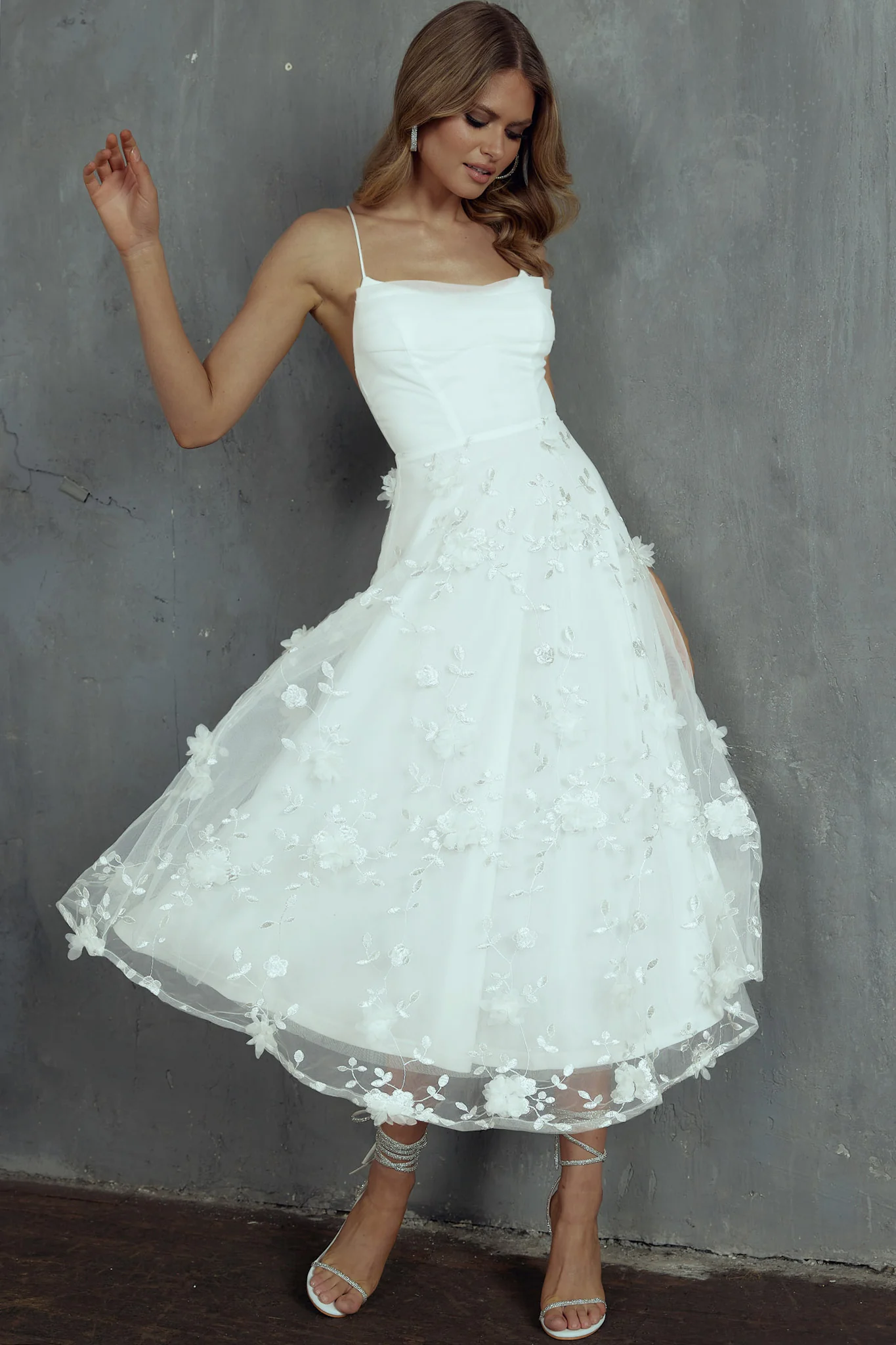 Floating By Pleated Neckline Mesh Midi Dress Embellished White - Sonourner