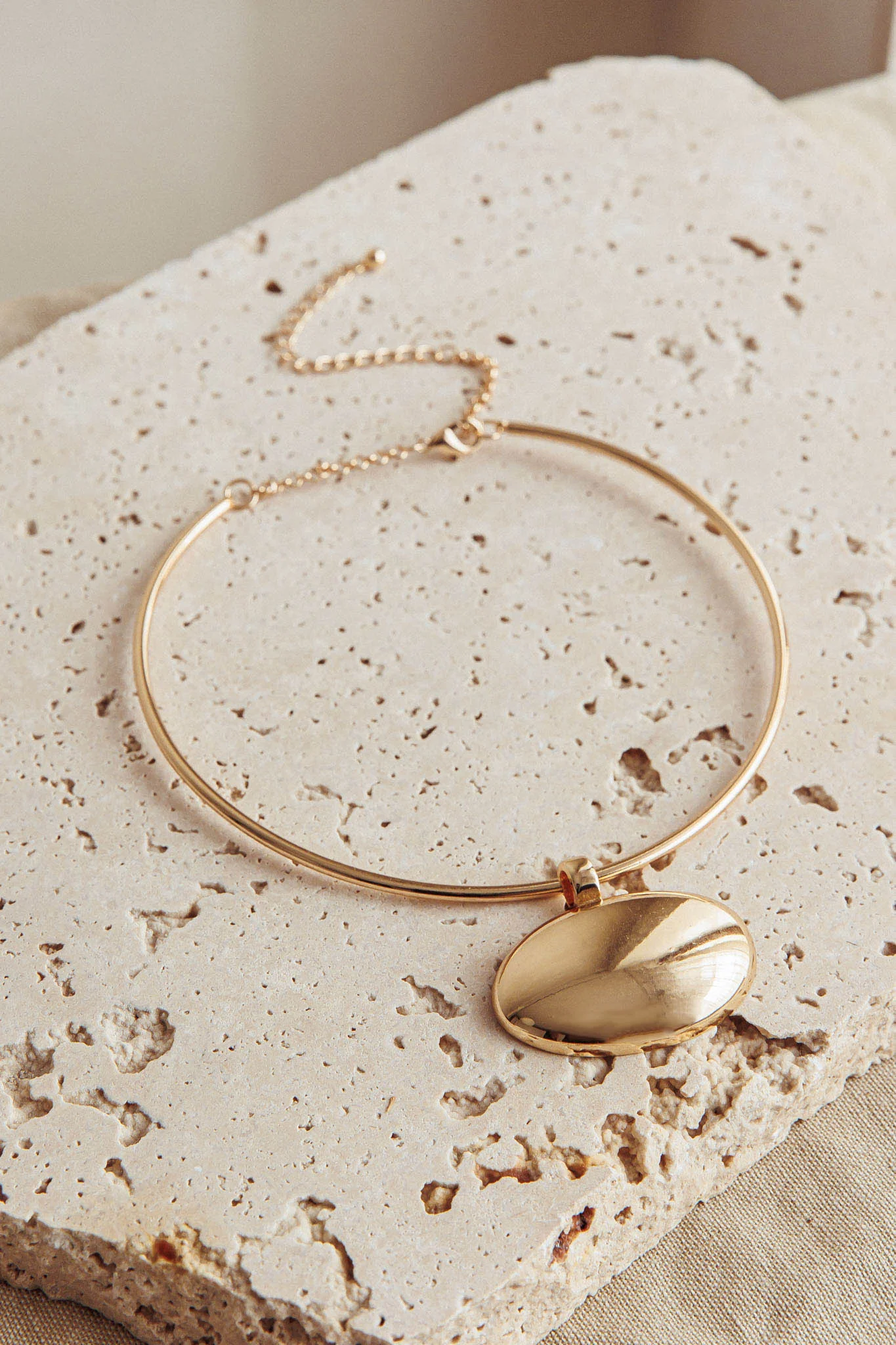 It's Fate Pendant Choker Gold - Sonourner