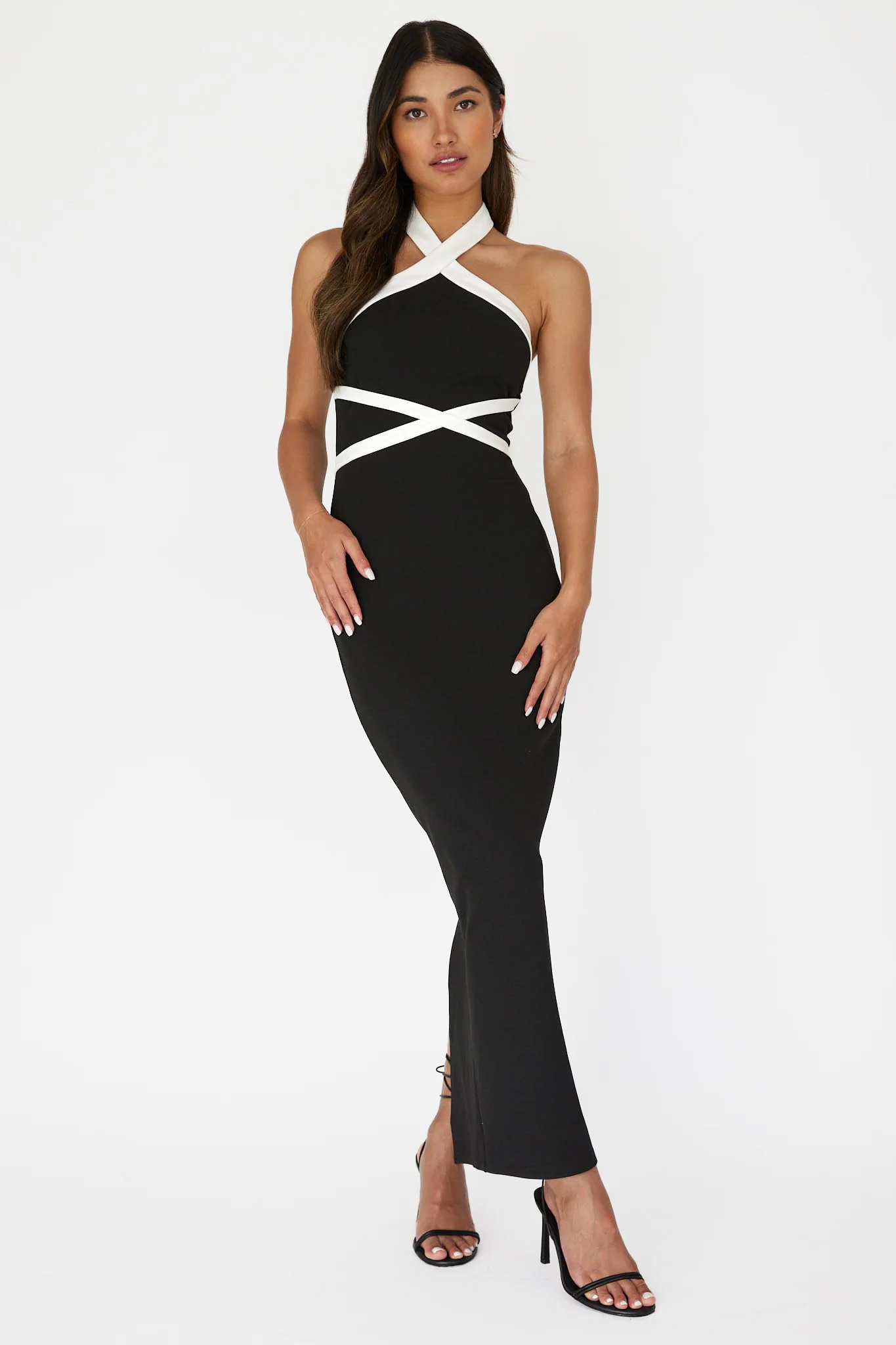 Eleganza Halterneck Contrast Maxi Dress Black - Sonourner