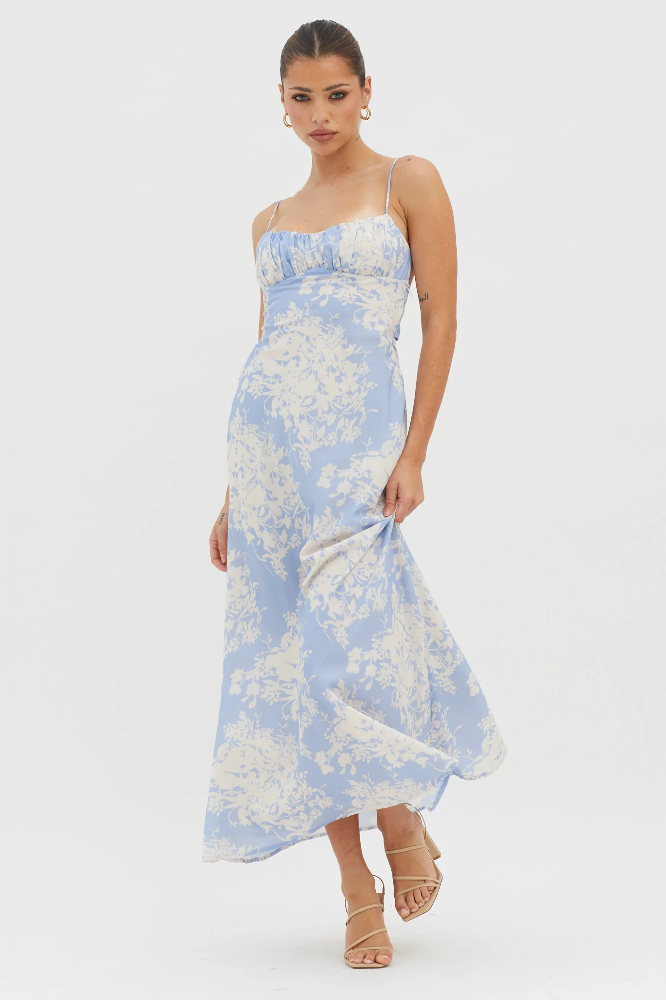 Nerida Twist Back Midi Dress Floral Blue - Sonourner