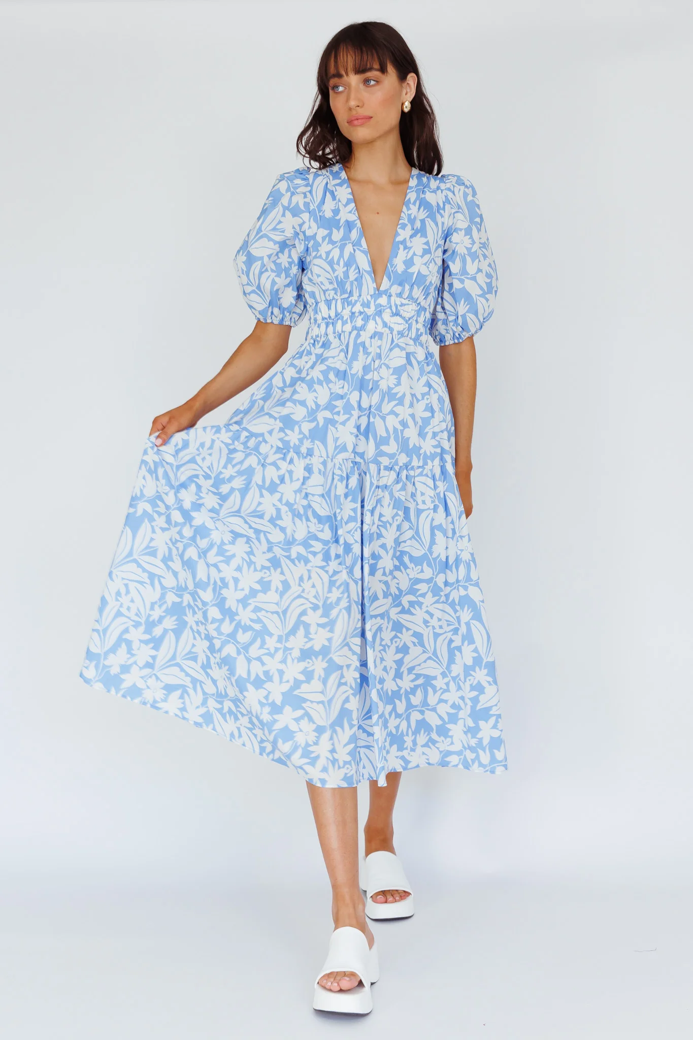Summer Land V-Neckline Midi Dress Floral Blue - Sonourner