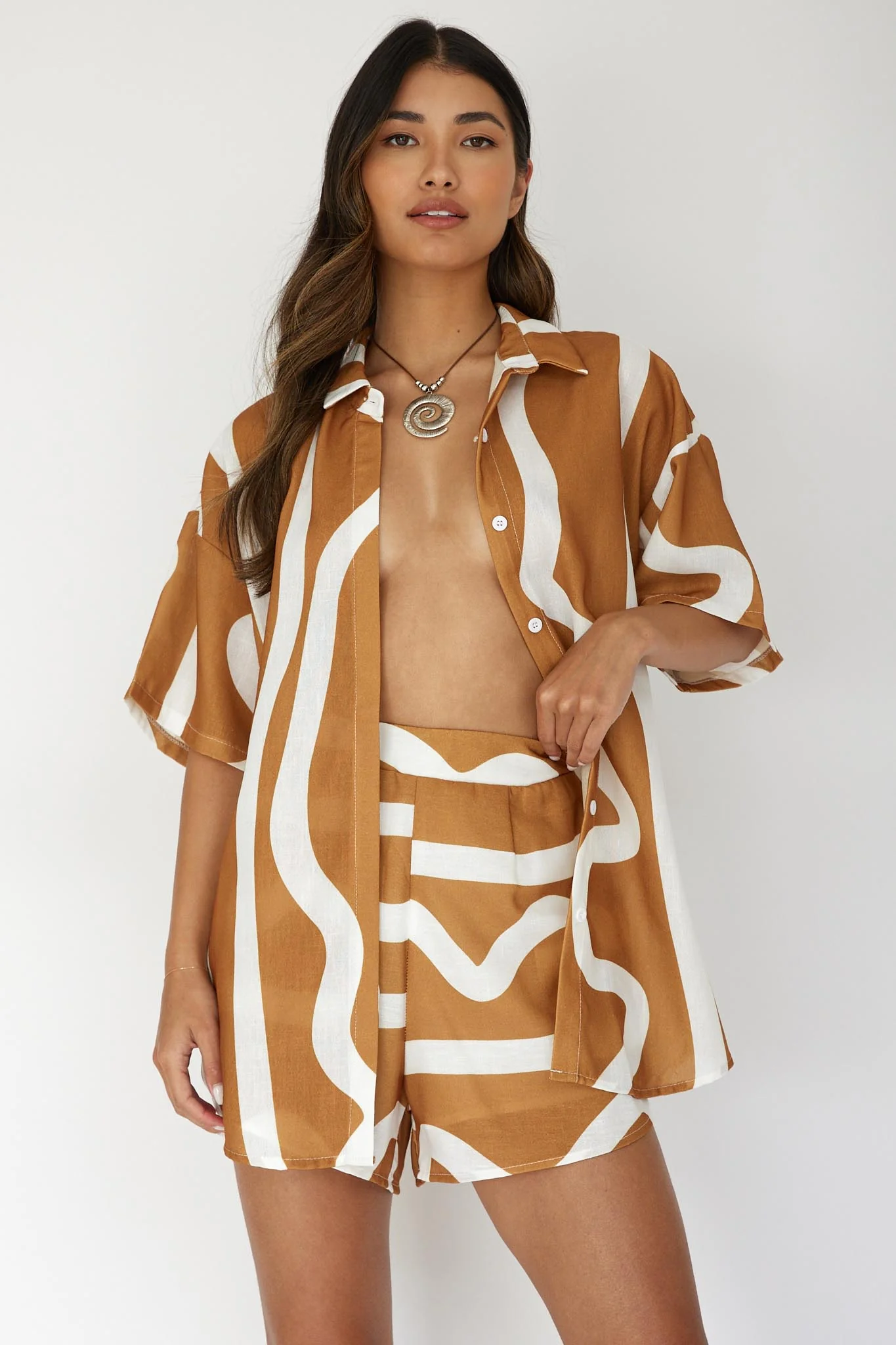 Cora Elastic Waist Shorts Print Tan - Sonourner