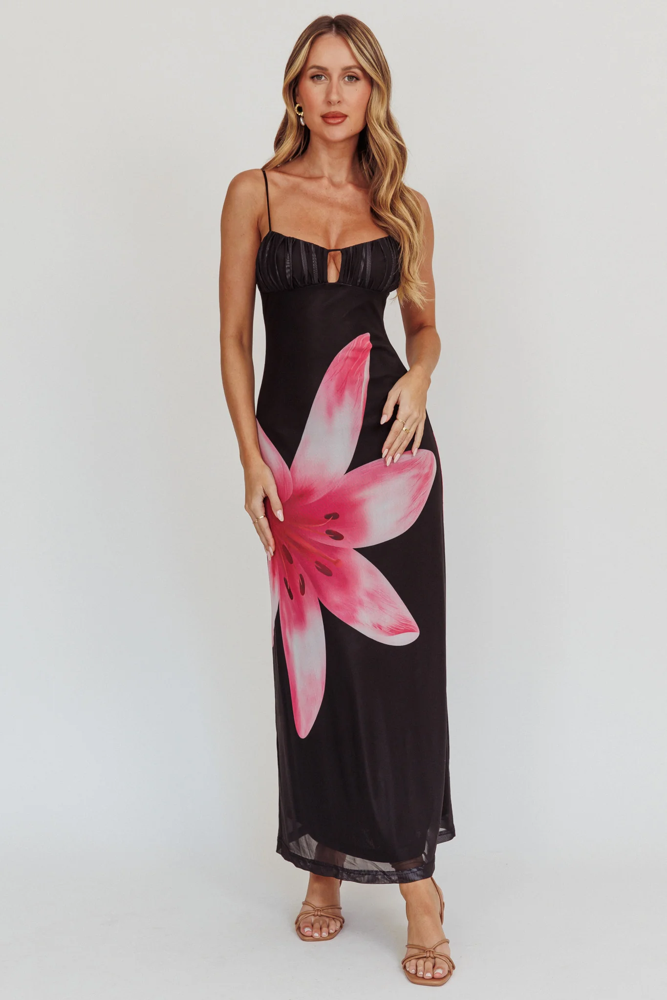Kailua Floral Print Maxi Dress Black - Sonourner