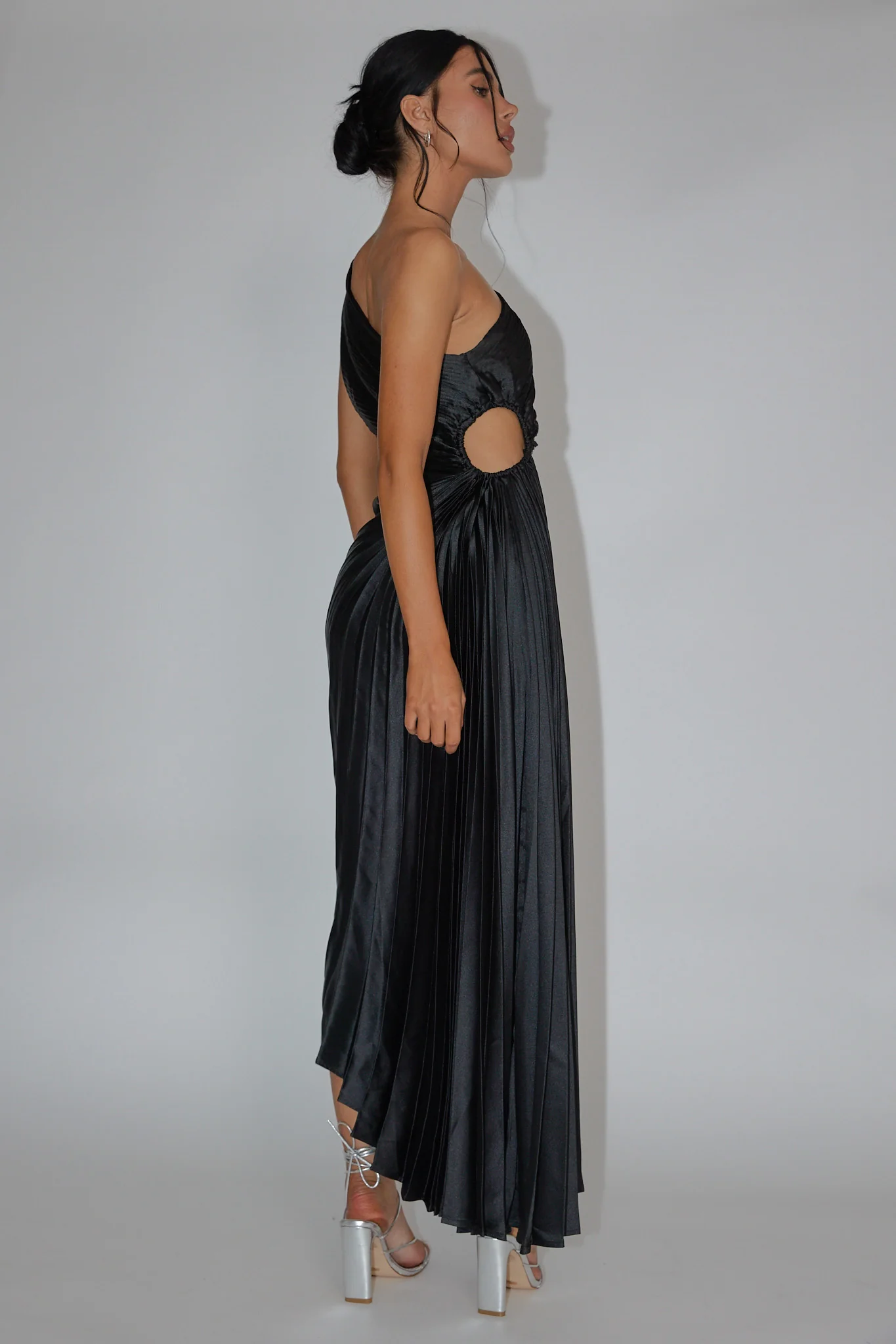 Brooklynn One-Shoulder Accordion Pleat Dress Black - Sonourner