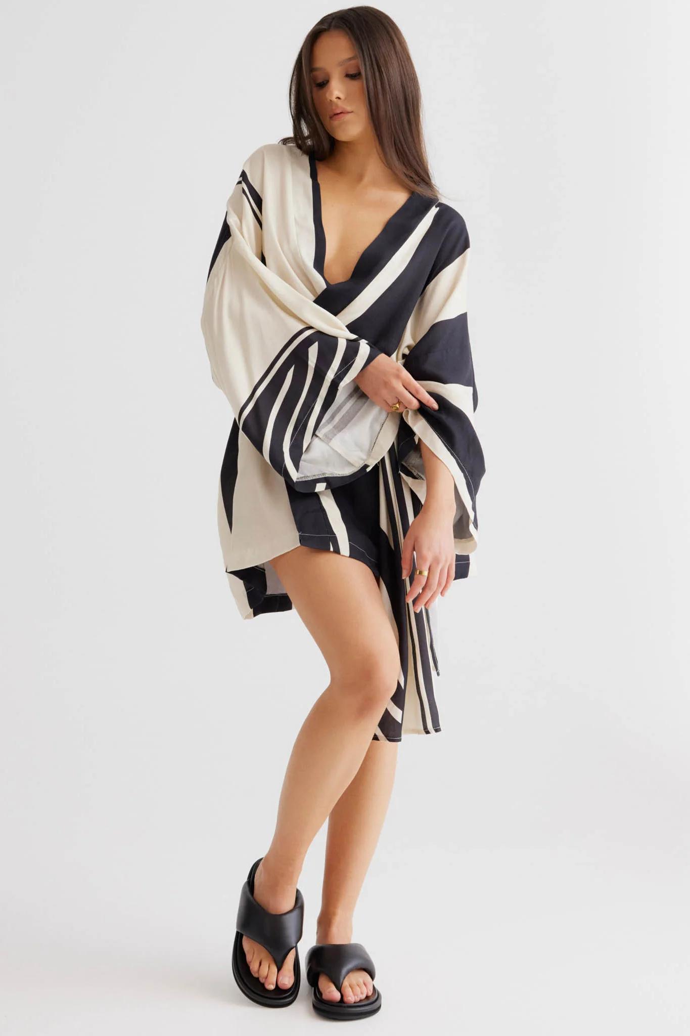 SNDYS Alba Wrap Dress Black Print - Sonourner