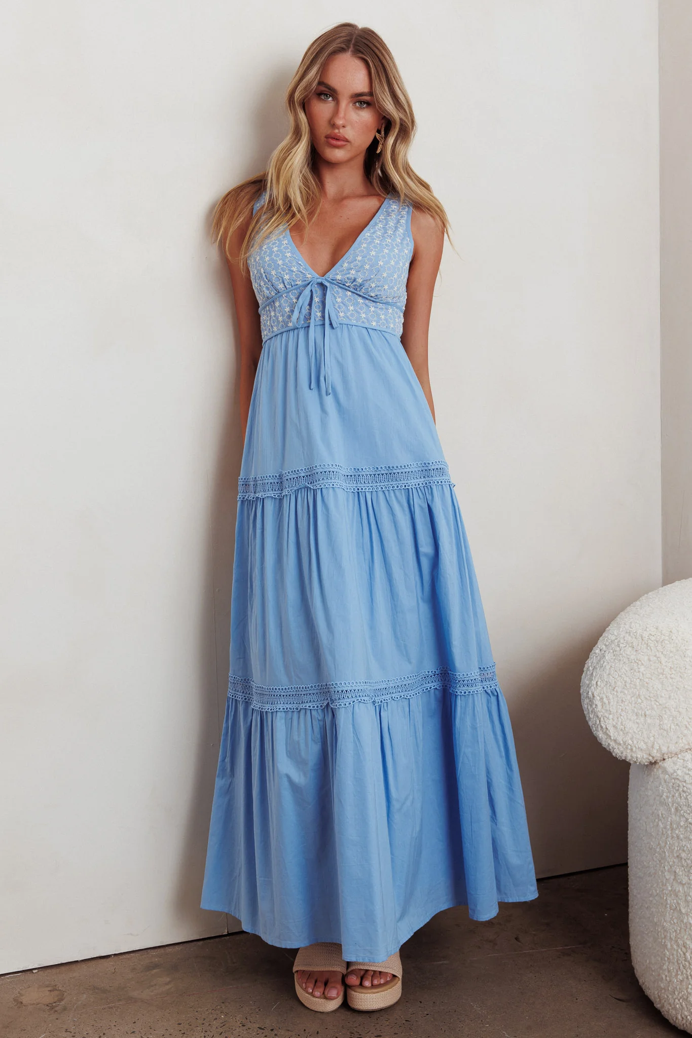 Joycelin V-Neck Eyelet Maxi Dress Blue - Sonourner