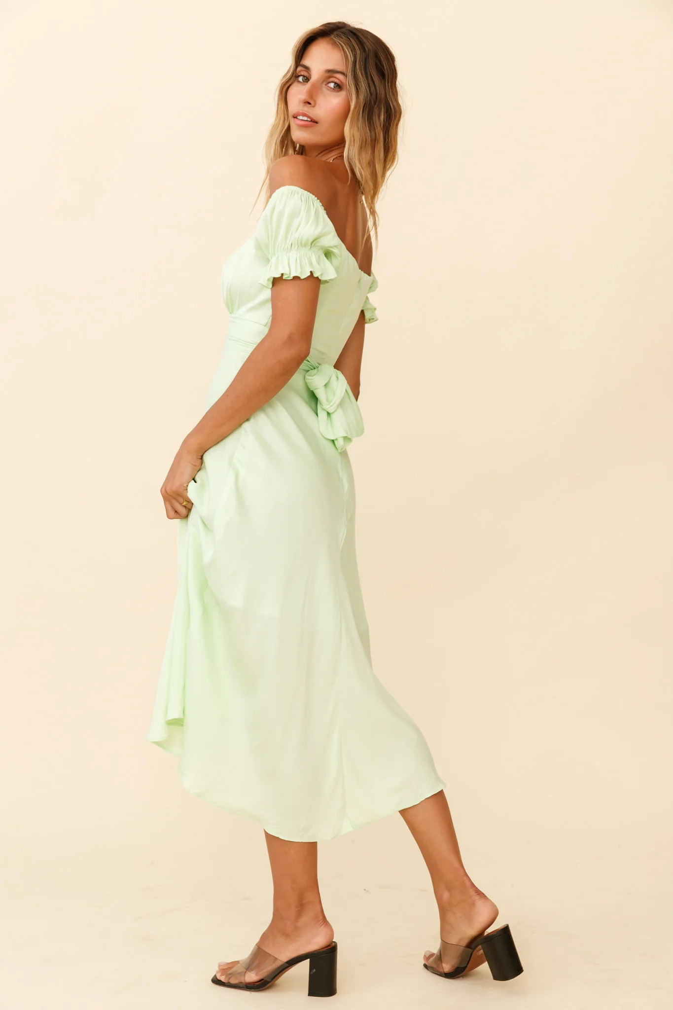 Linka Off-Shoulder Tie Back Midi Dress Apple - Sonourner