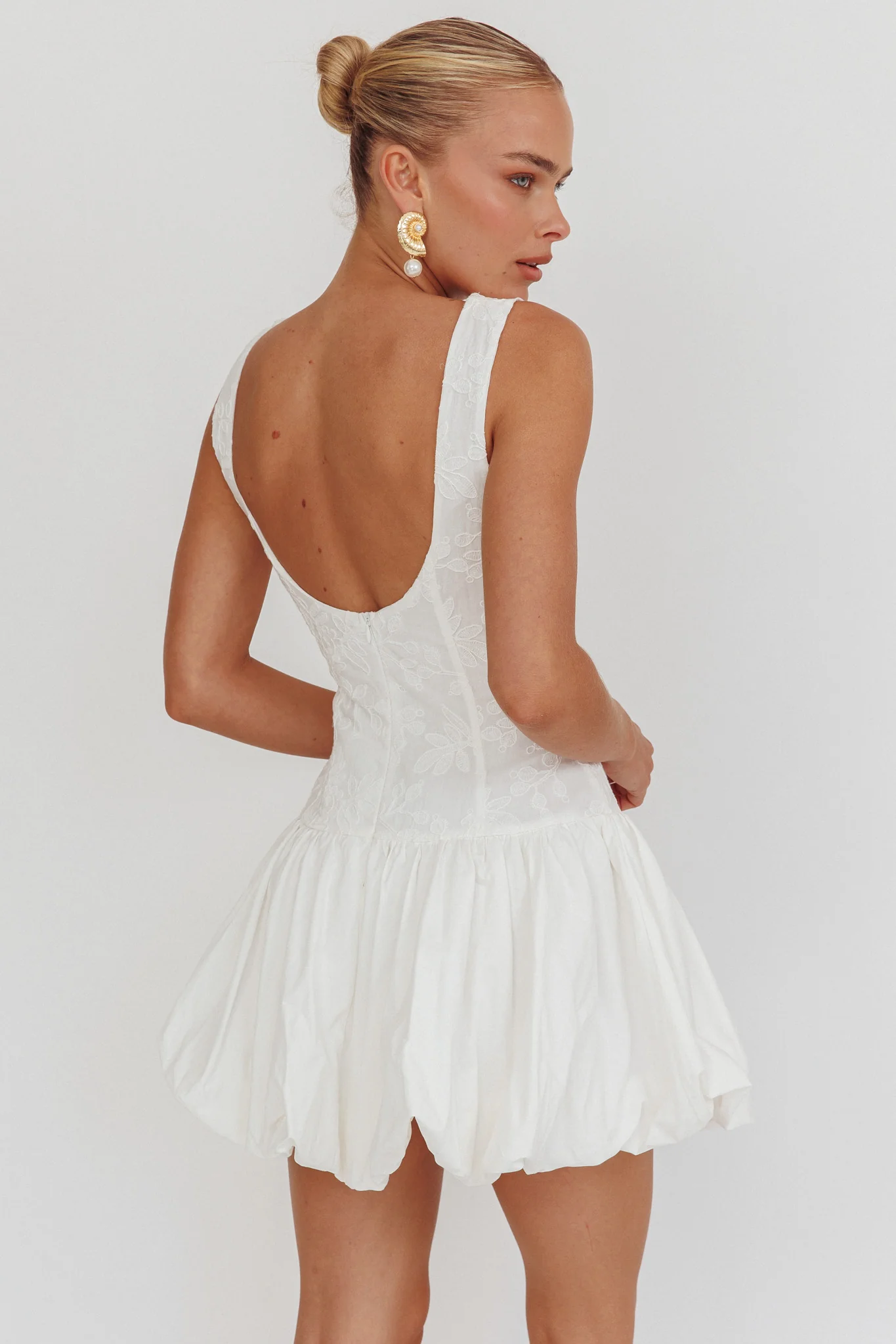 Opulent Sleeveless Bubble Hem Mini Dress Embroidered White - Sonourner
