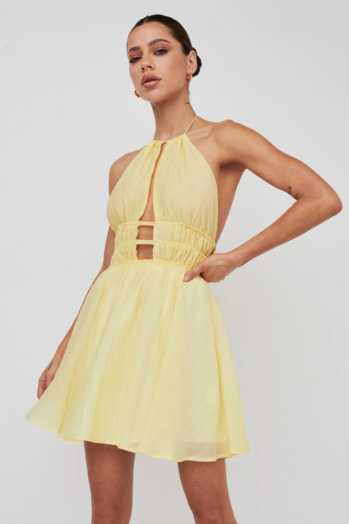 Cyndi Open Back Halterneck Mini Dress Lemon - Sonourner