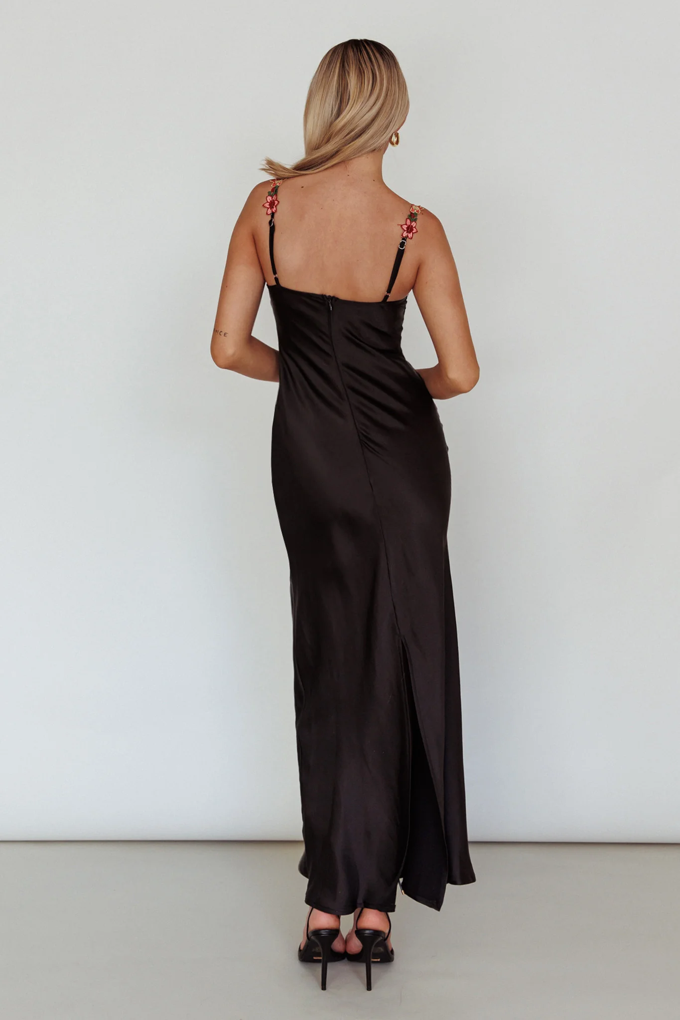 Rose Garden Floral Applique Midi Dress Black - Sonourner