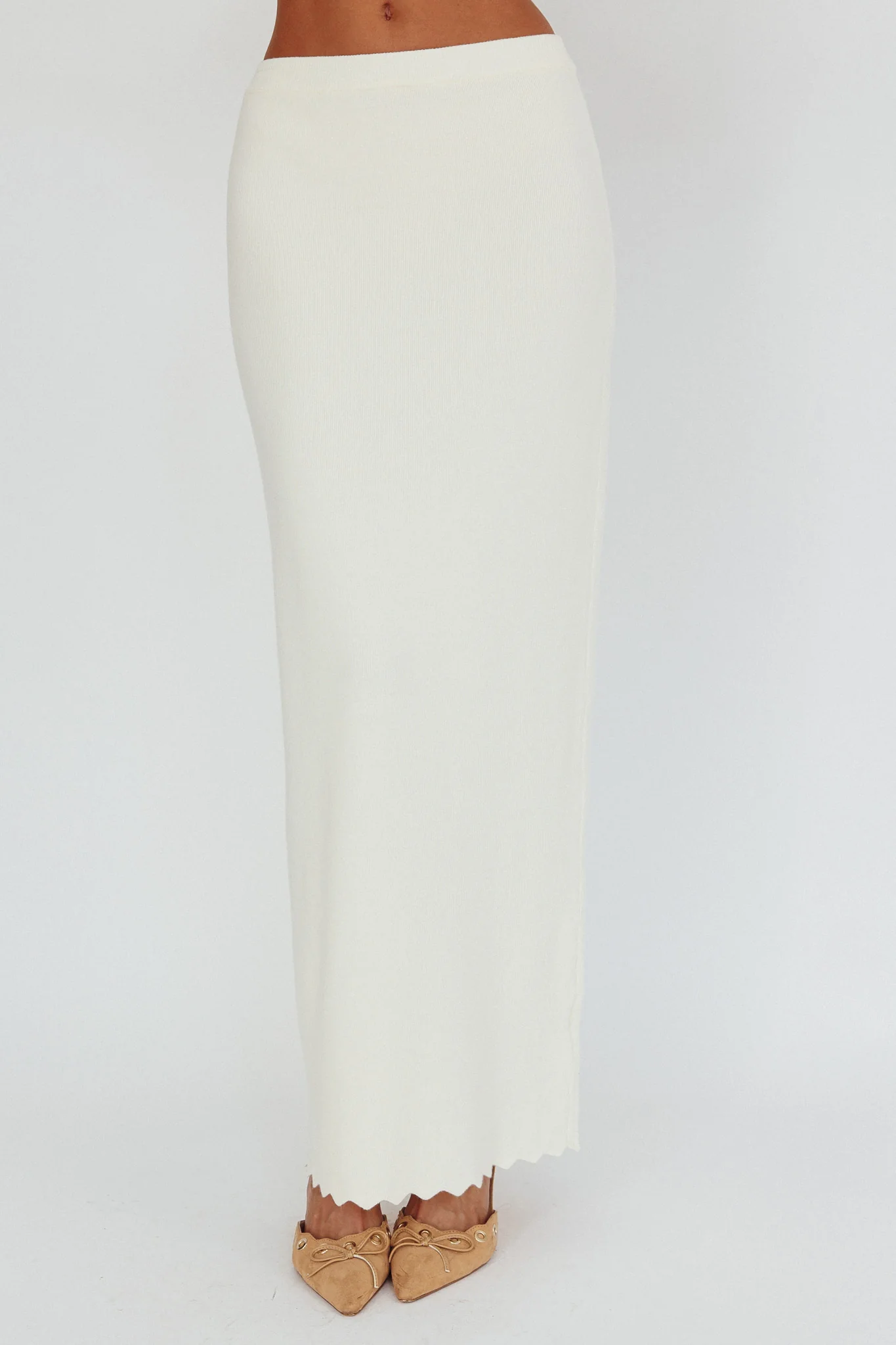 Don't Mind Scallop Edge Knit Skirt Cream - Sonourner