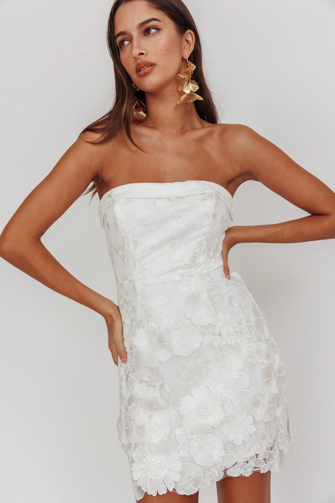 Flora Day Strapless Floral Embellished Mini Dress White - Sonourner