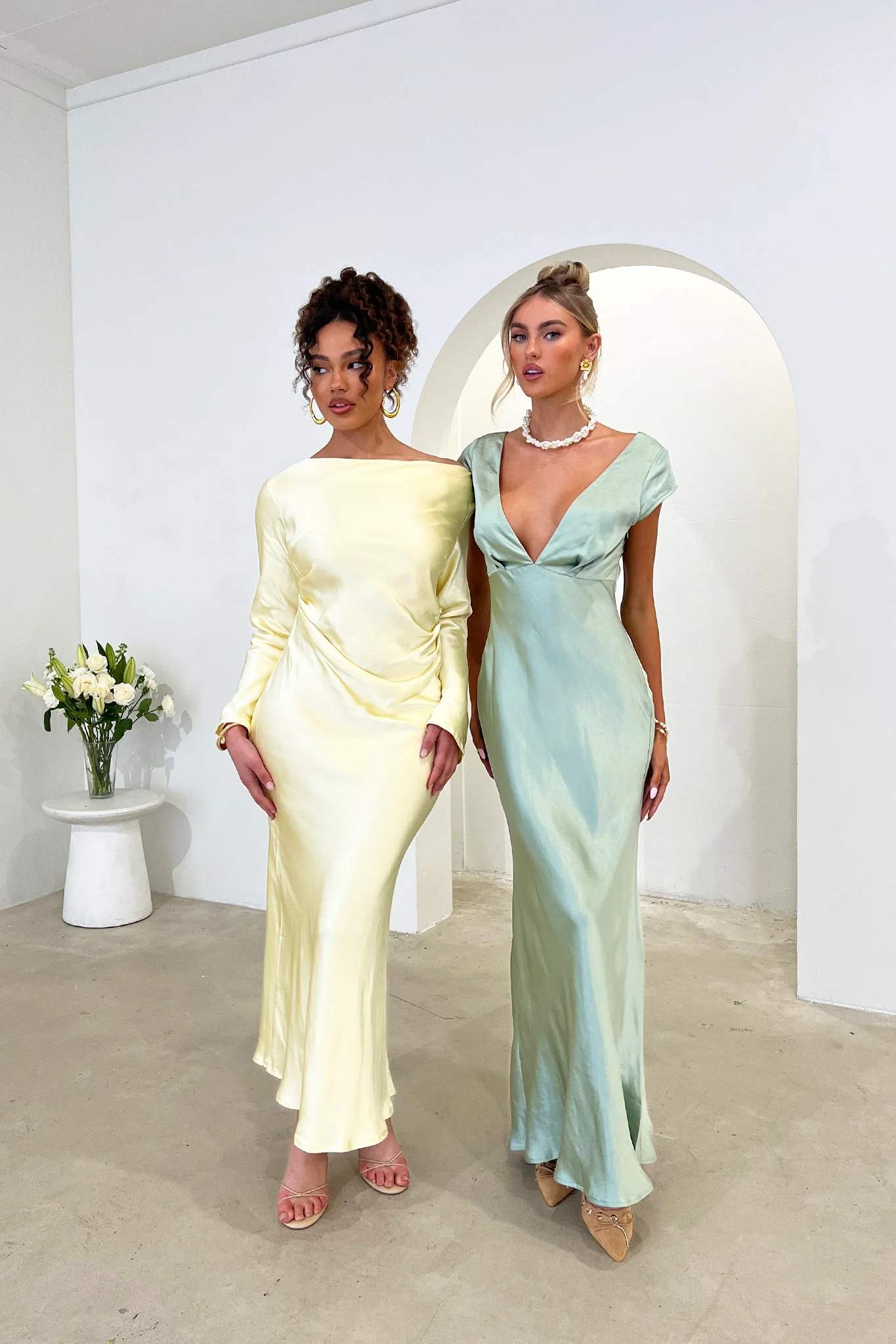 Lucinda V-Neck Twist Back Midi Dress Sage - Sonourner