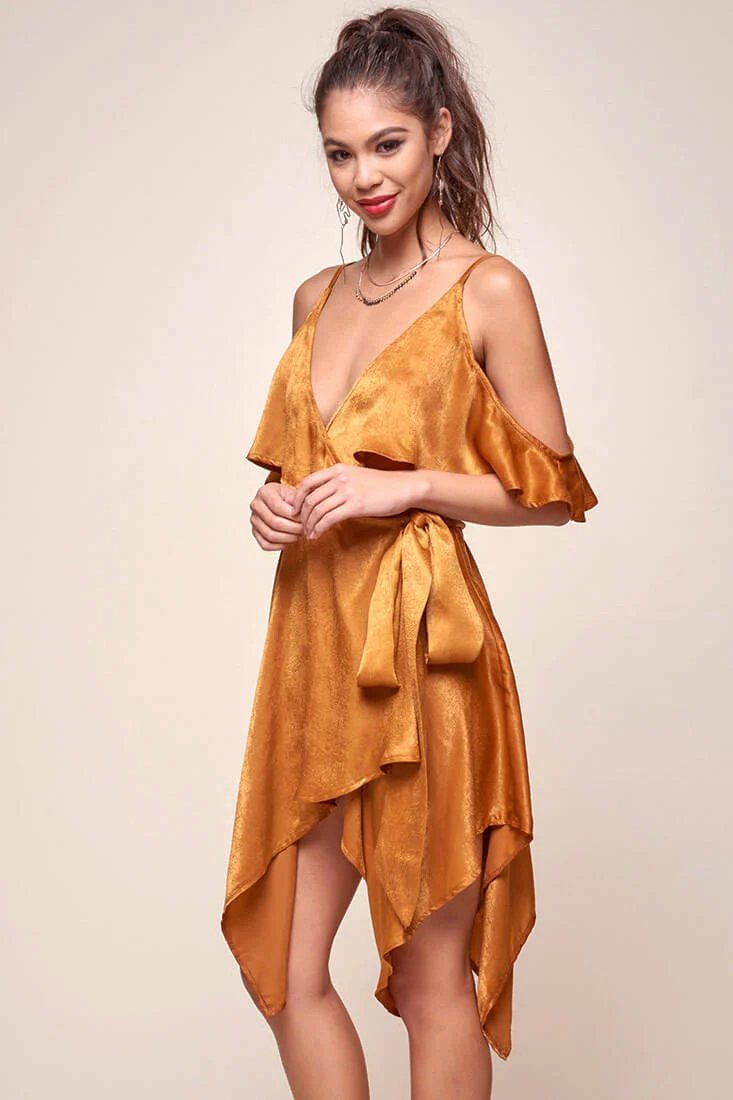 Darby Manhattan Off The Shoulder Dress Tan - Sonourner