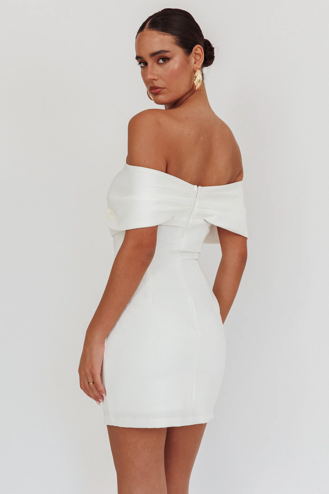 Sweet Caroline Off-Shoulder Bow Mini Dress White - Sonourner