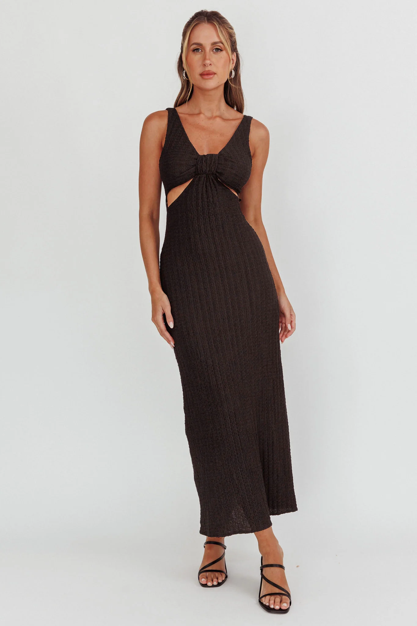 Kharissa Cut-Out Textured Maxi Dress Black - Sonourner