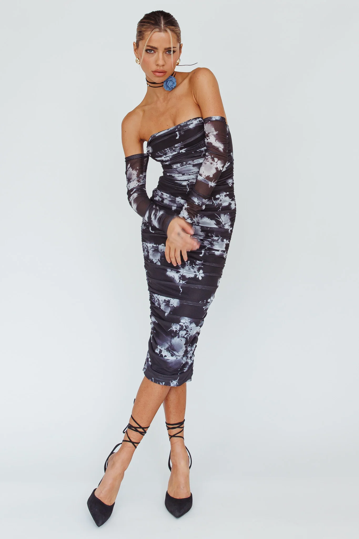 Cece Off-Shoulder Midi Dress Floral Black - Sonourner