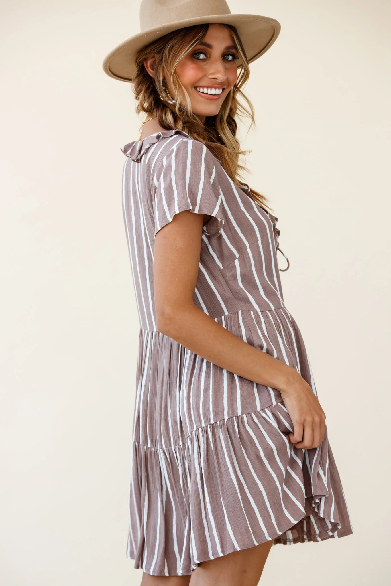 Silverlake Short Sleeve Loose Fit Dress Stripe Print Mocha - Sonourner