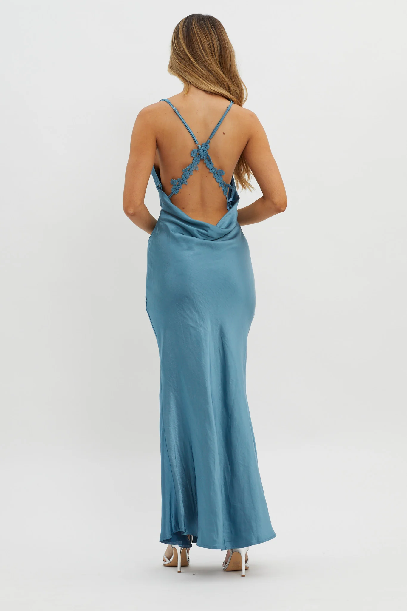 Gwendelynn Floral Back Strap Dress Blue - Sonourner