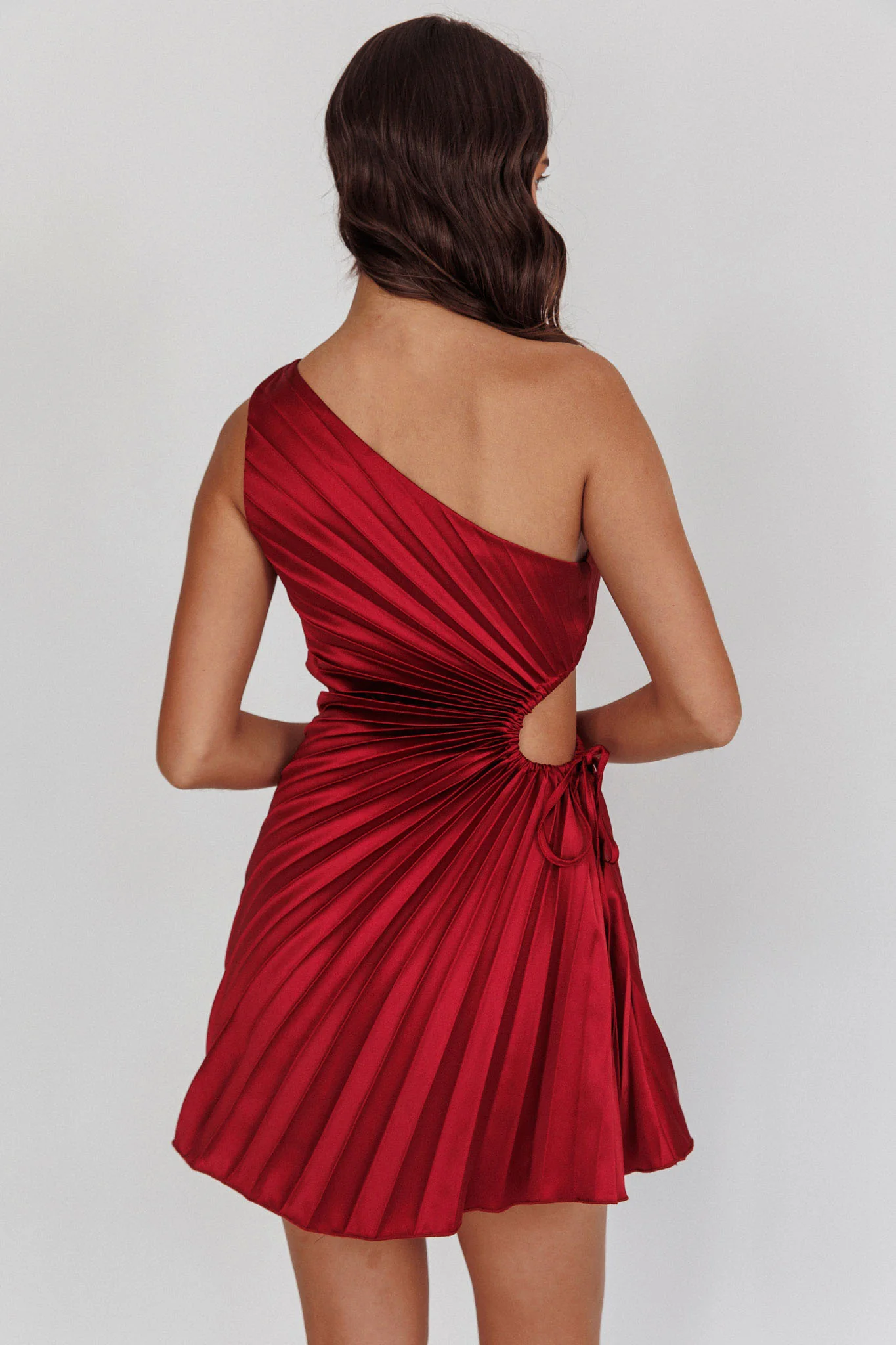 Glow Ray One-Shoulder Pleat Dress Wine - Sonourner