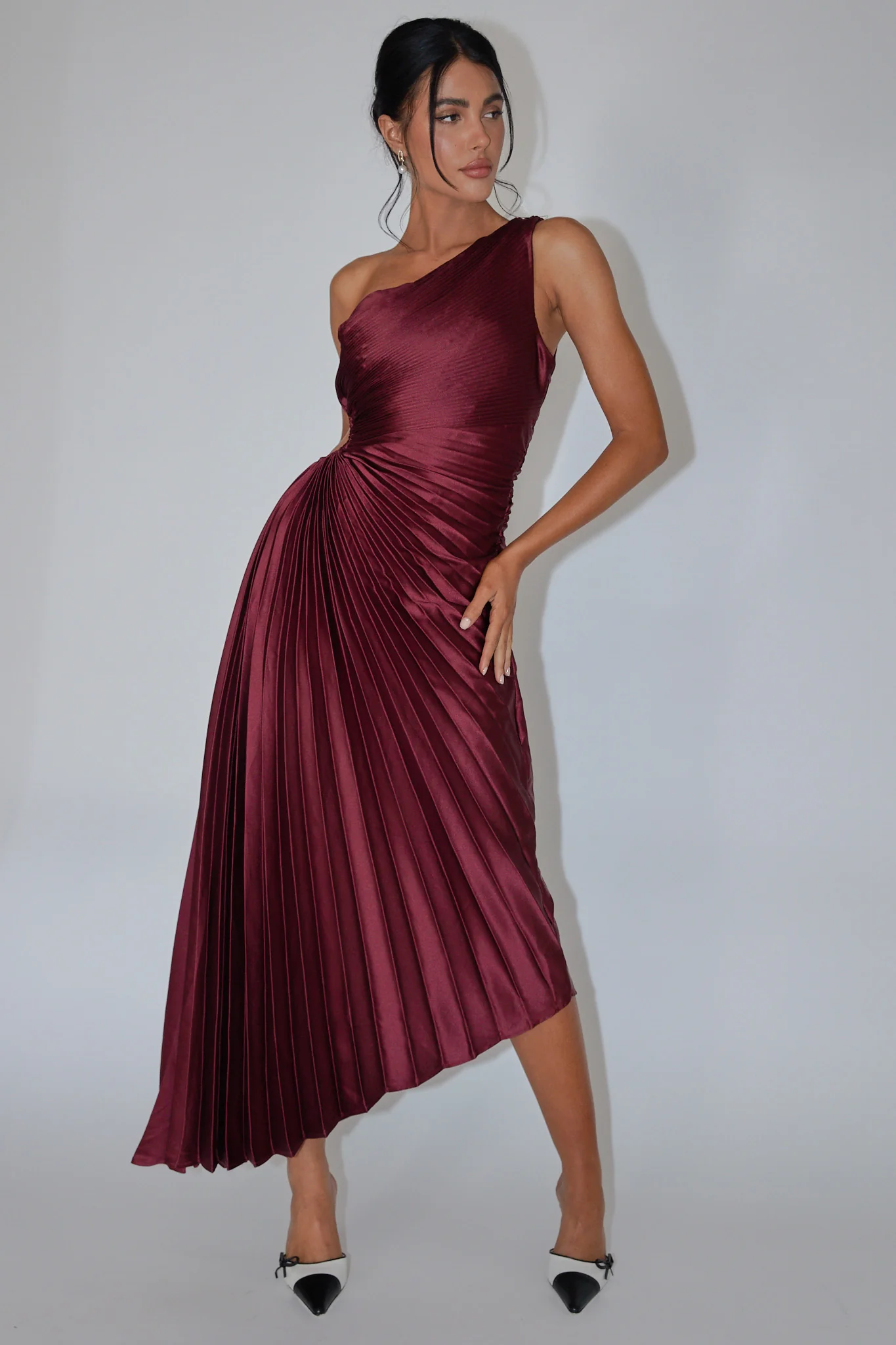 Brooklynn One-Shoulder Accordion Pleat Dress Wine - Sonourner