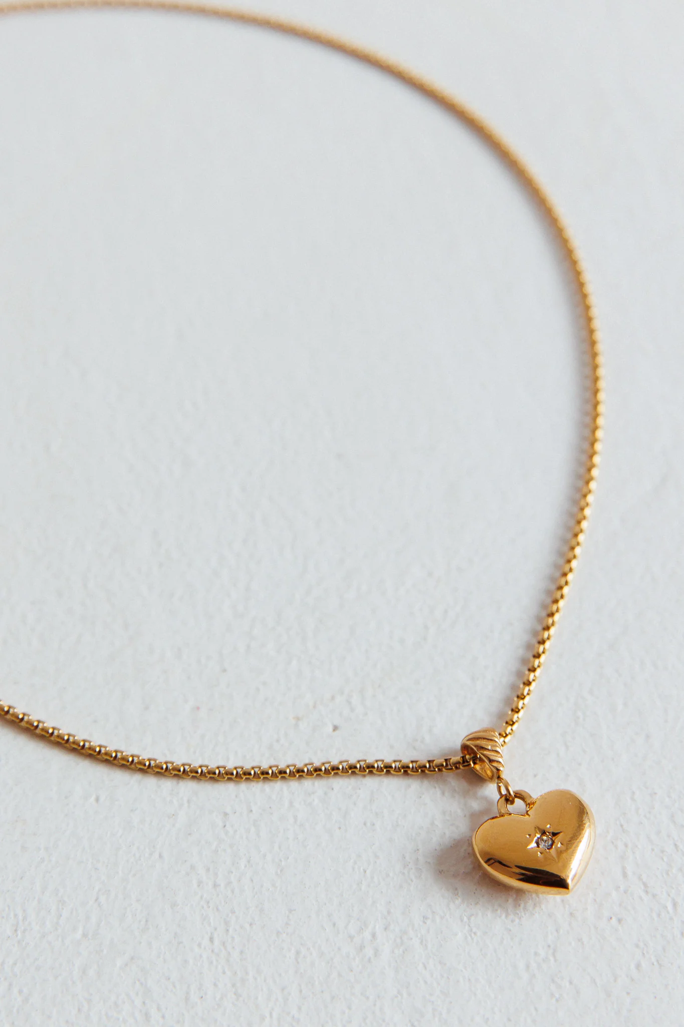 Cora Puffed Heart Pendant Necklace Gold - Sonourner