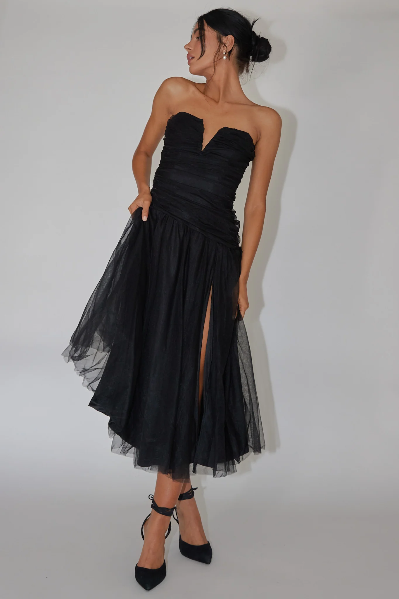 Daphnie Drop Waist Tulle Midi Dress Black - Sonourner