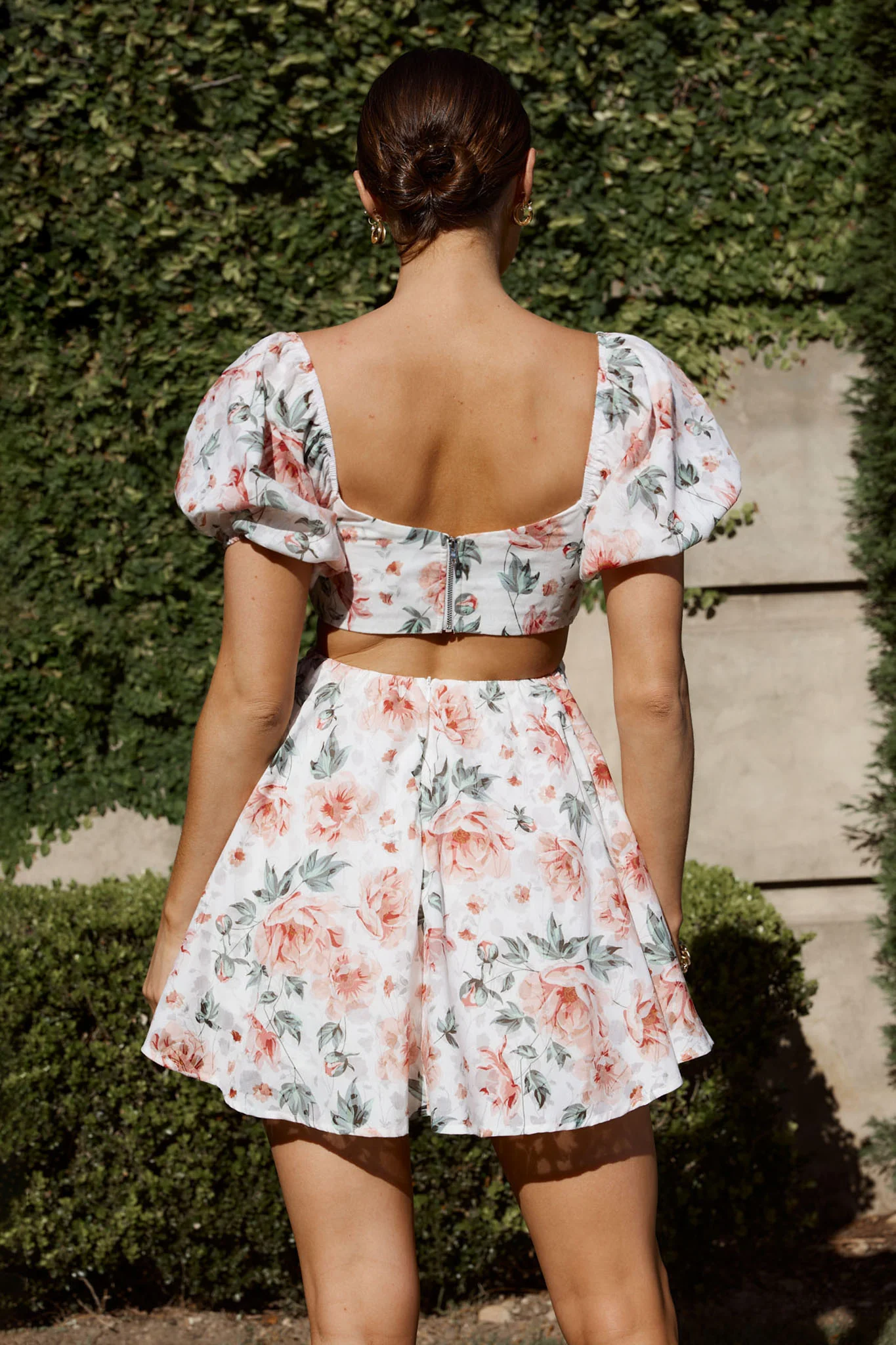 You're So Magic Cut-Out Mini Dress Floral Peach - Sonourner