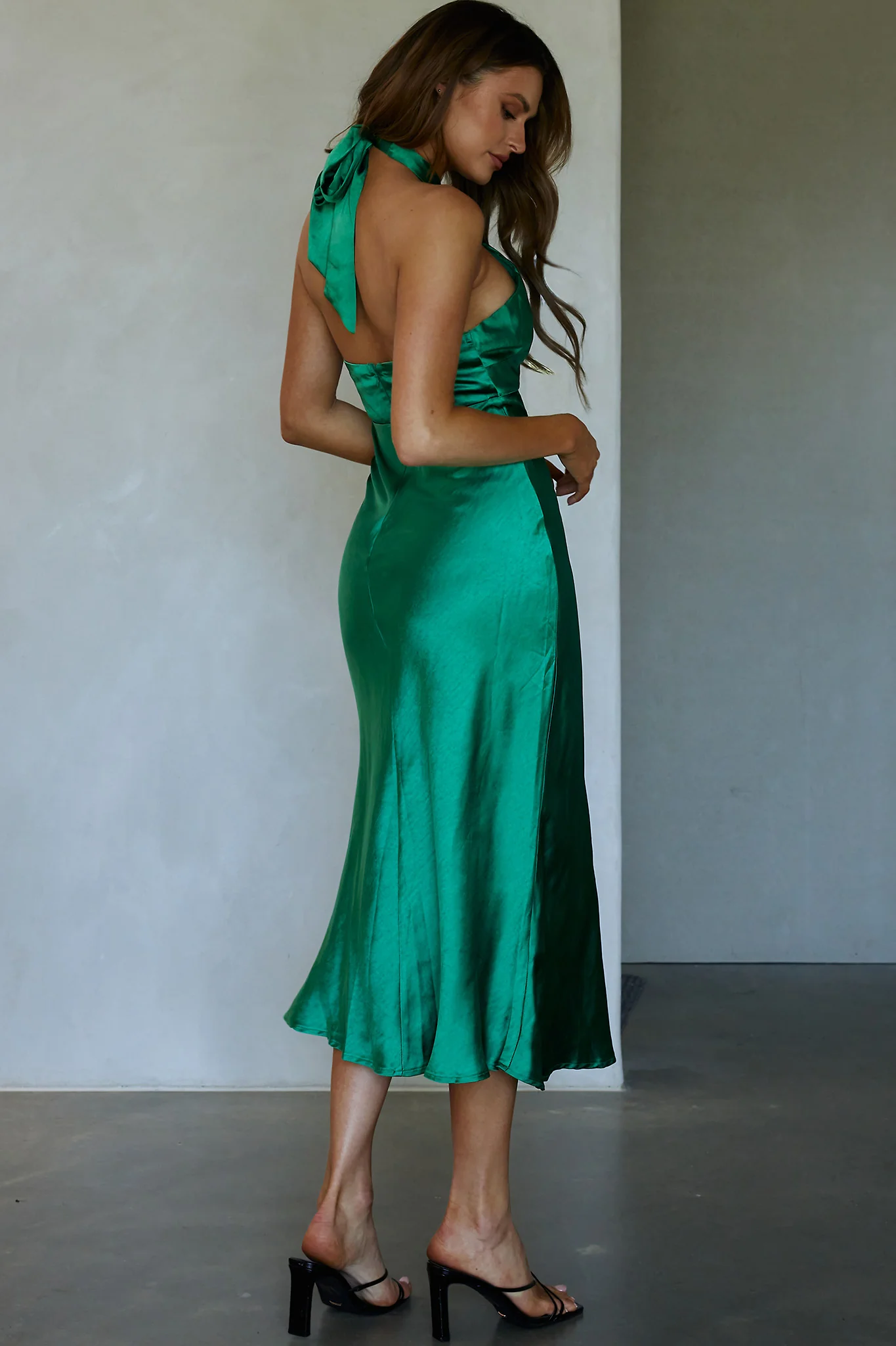 Je Reve Twist Halterneck Midi Dress Green - Sonourner
