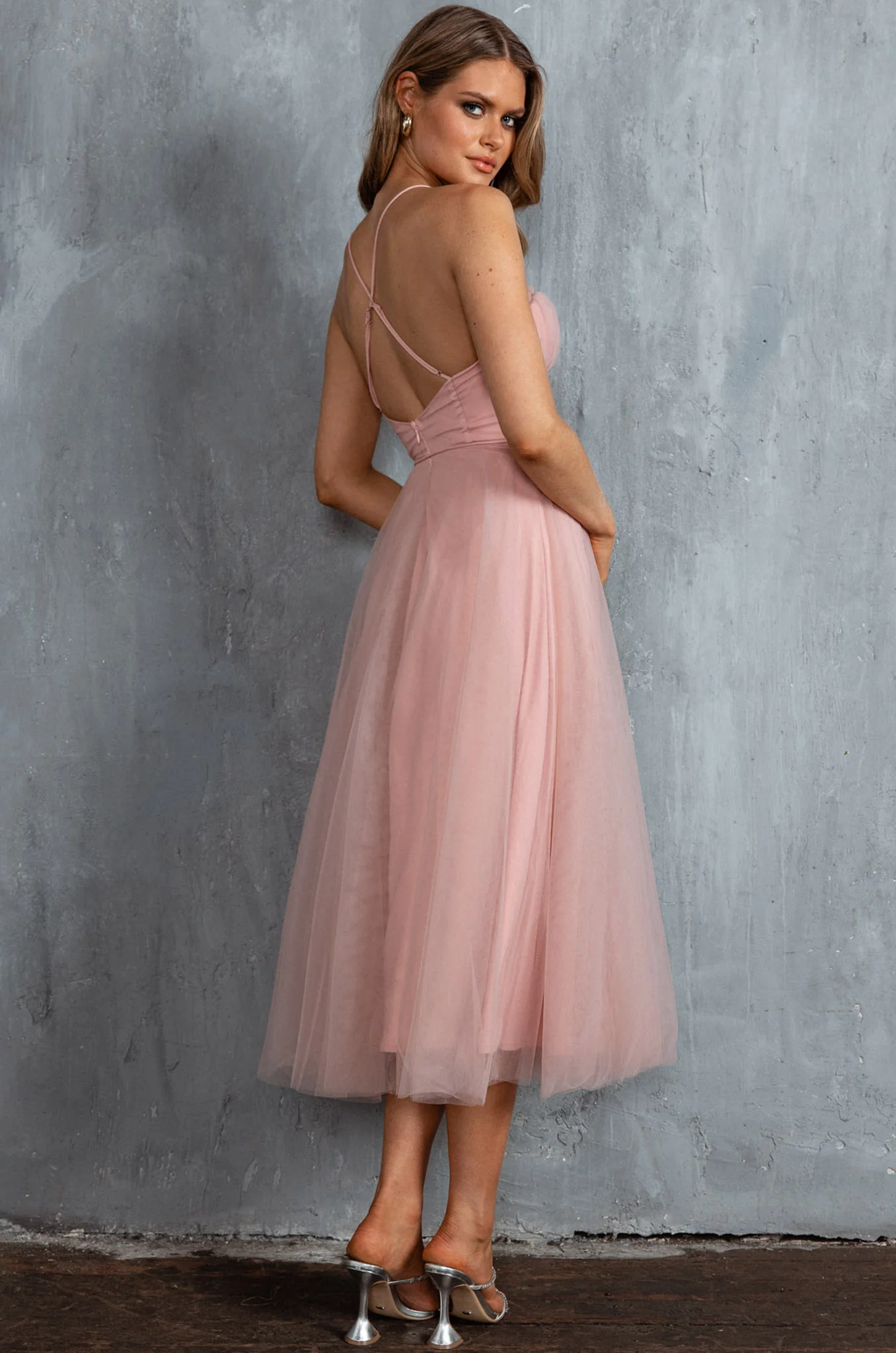 Smitten Sweetheart Neckline Chiffon Midi Dress Blush - Sonourner