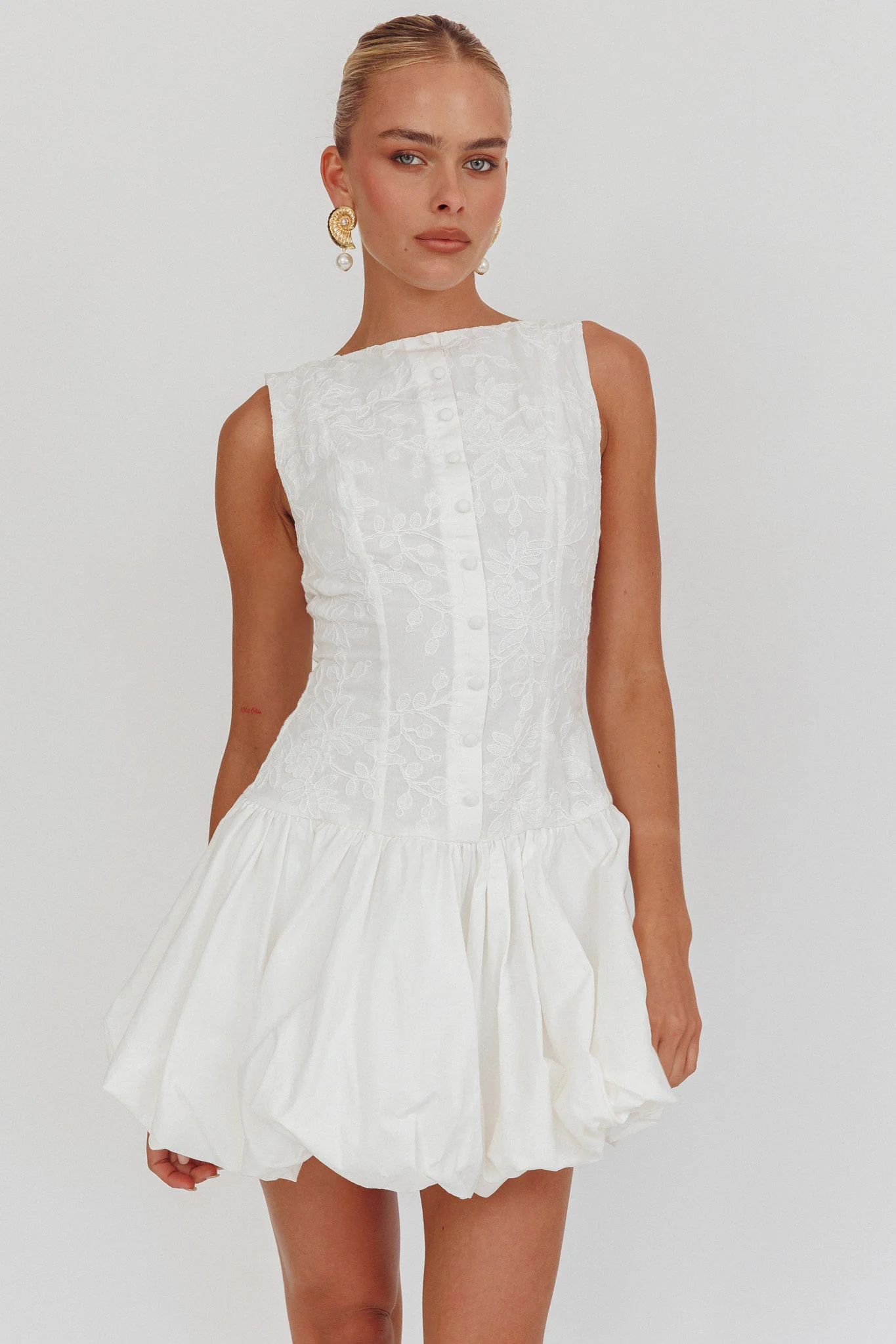 Opulent Sleeveless Bubble Hem Mini Dress Embroidered White - Sonourner