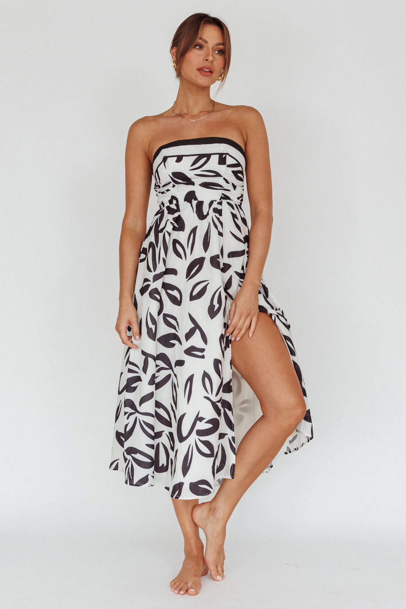Randi Tie-Back Maxi Dress Leaf Print Beige - Sonourner