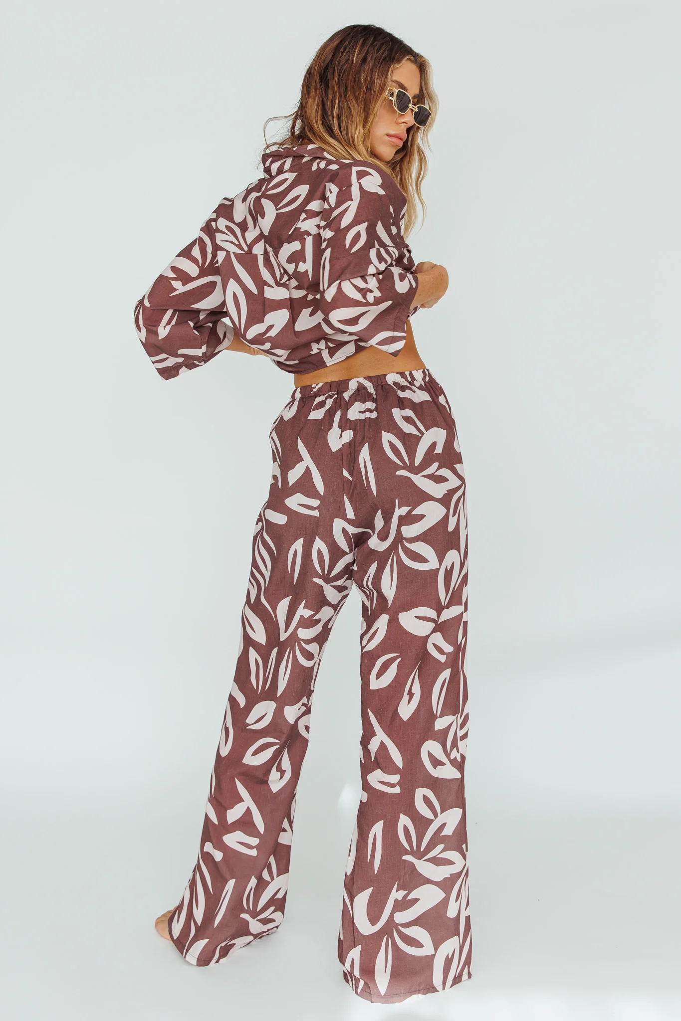 Just A Hunch Pants Leaf Print Chocolate - Sonourner