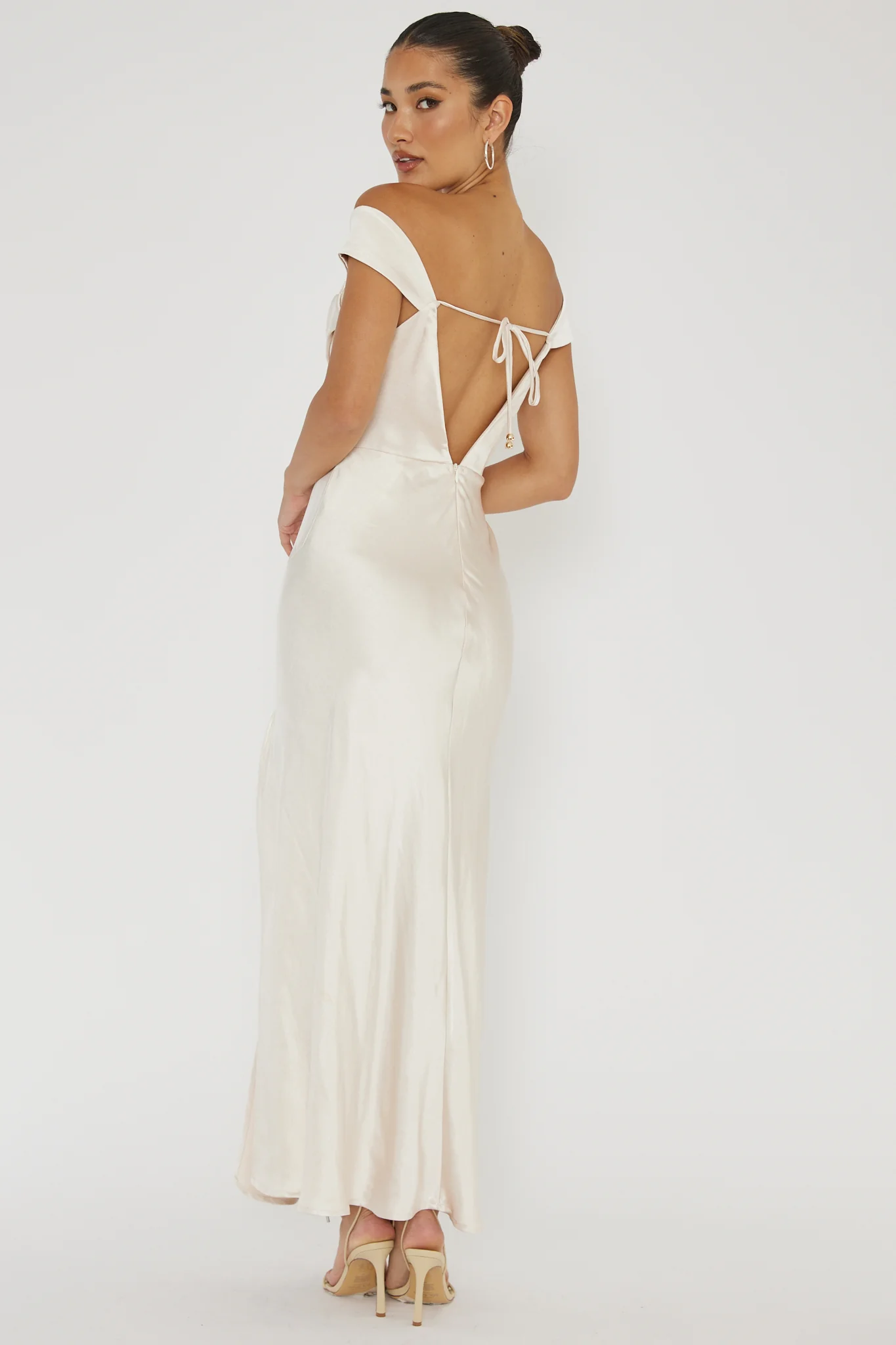 Lucinda Off-Shoulder V-Back Dress Champagne - Sonourner