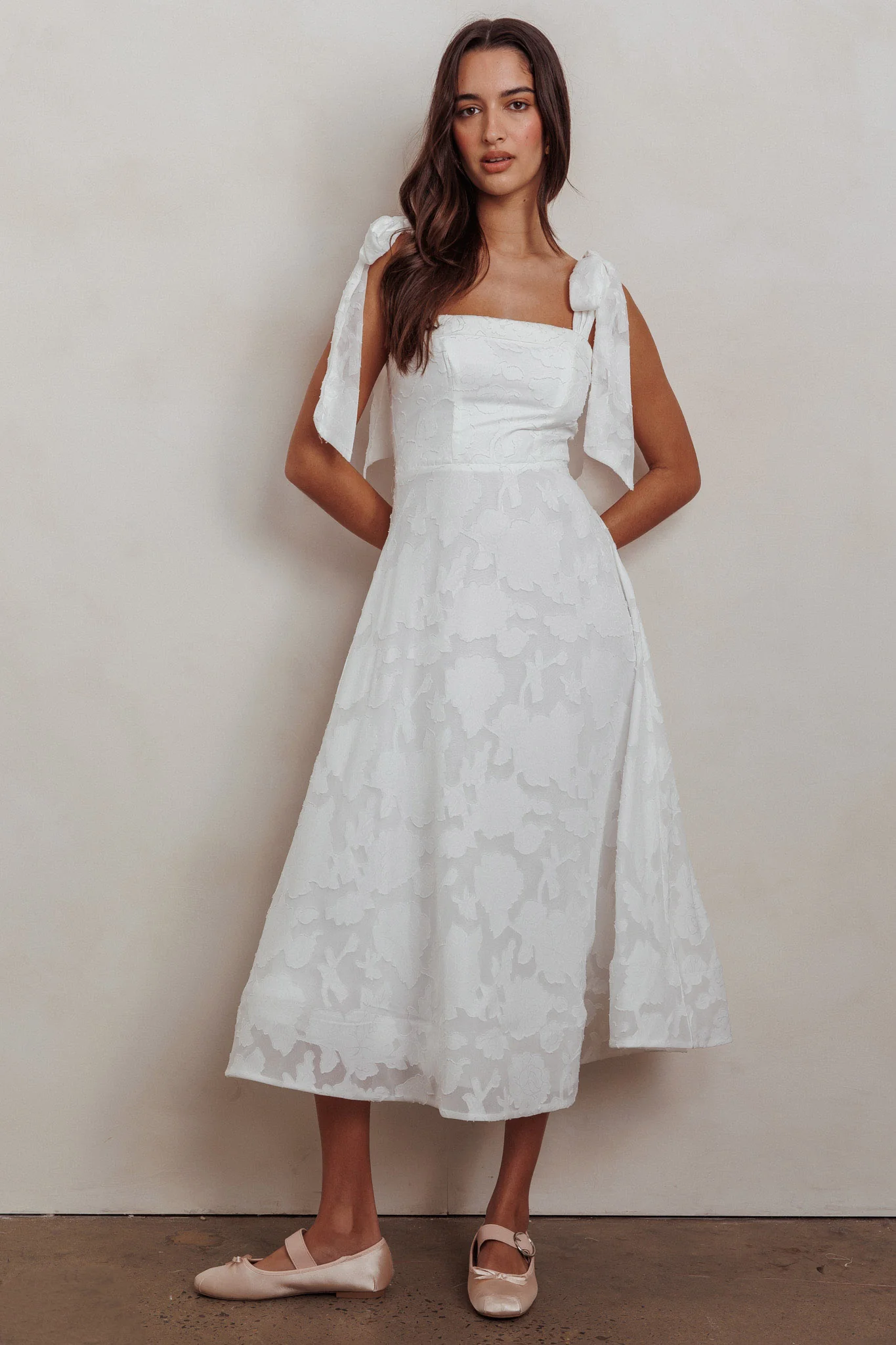 Jeanie Bow Shoulder Midi Dress Embossed White - Sonourner