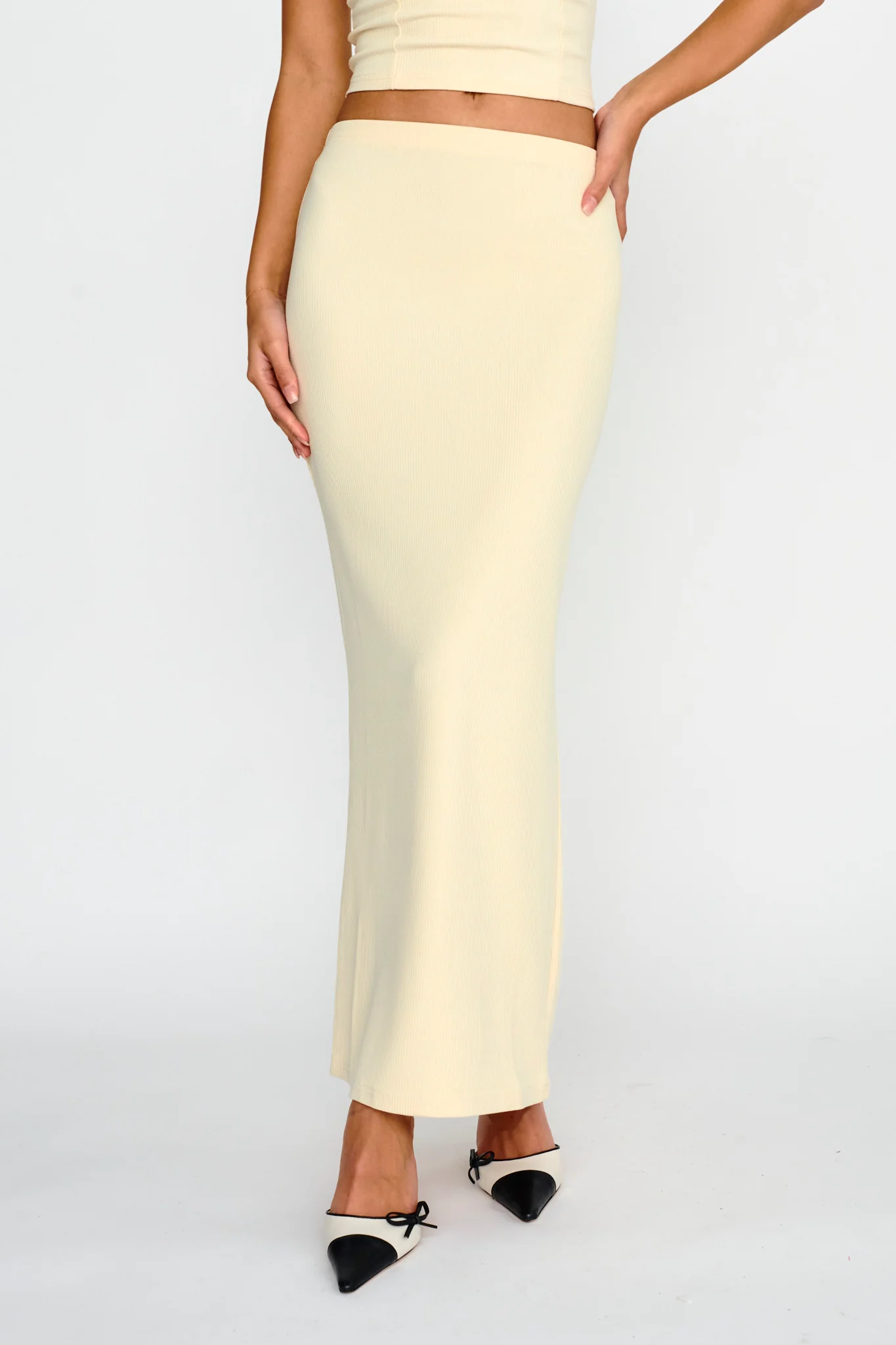 Strike A Pose Ribbed Maxi Skirt Cream - Sonourner
